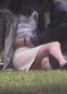 公園盗撮 下半身を狙え！　